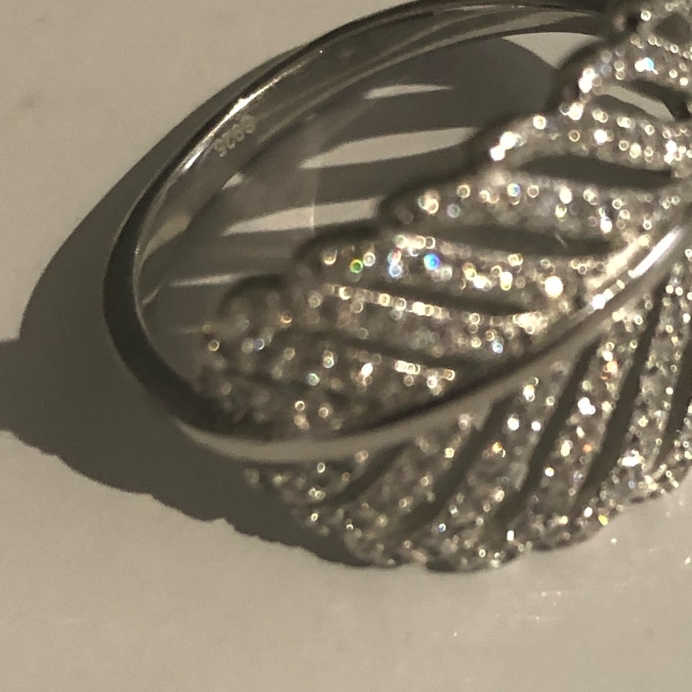 STERLING SILVER STUNNING LEAF RING - Picture 3 of 5